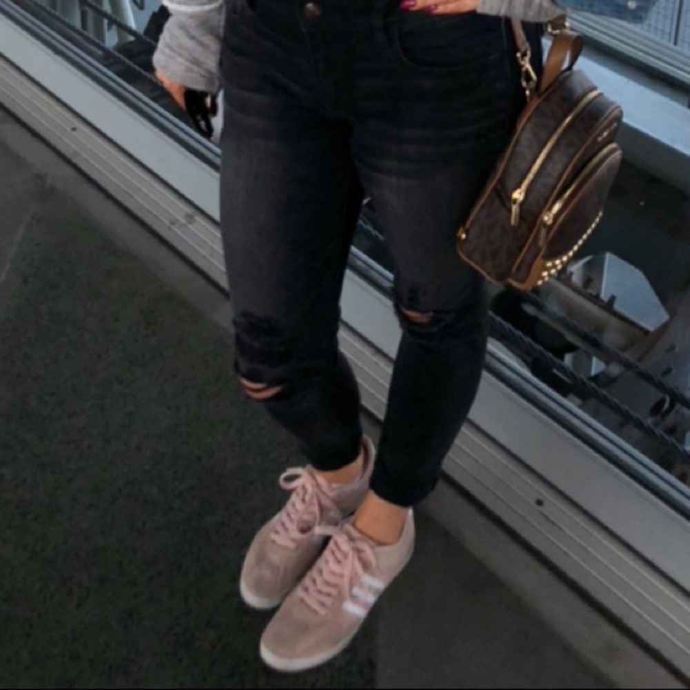 American Eagle Super Stretch Black Ripped Jeggings